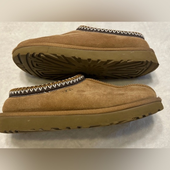 Ugg Tasman Slippers Chestnut Size 8 GUC! - Picture 5 of 6